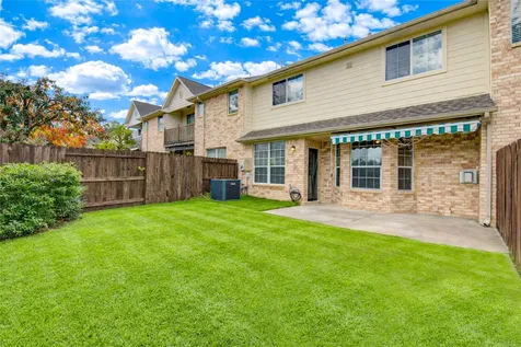 7611 S Linpar Court Houston TX 77040