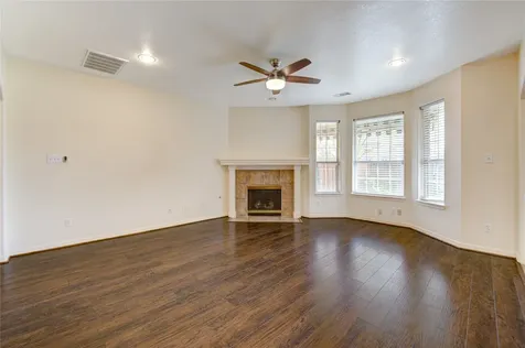 7611 S Linpar Court Houston TX 77040
