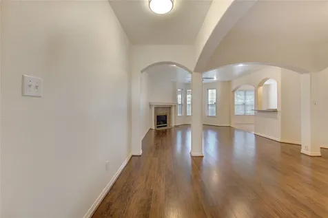 7611 S Linpar Court Houston TX 77040