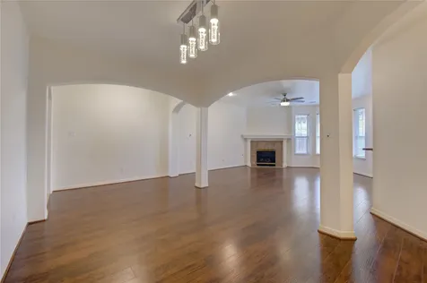 7611 S Linpar Court Houston TX 77040