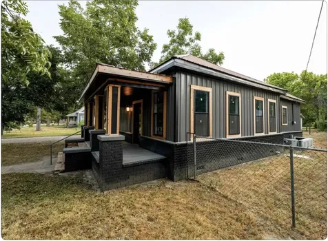 621 N 4th Street Crockett TX 75835