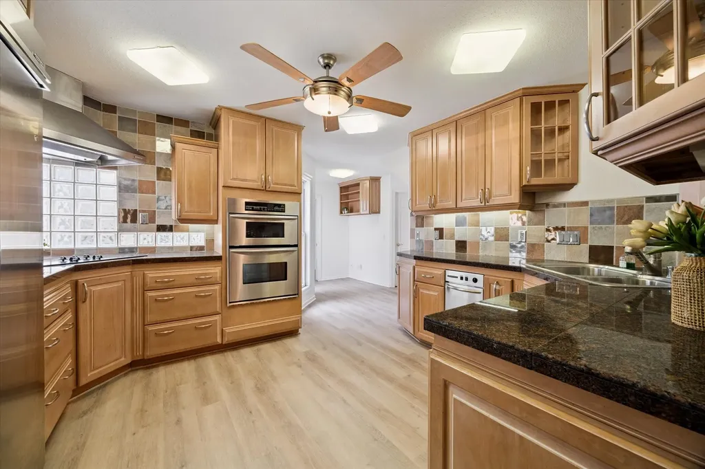 1829 Bering Drive 6 Houston TX 77057