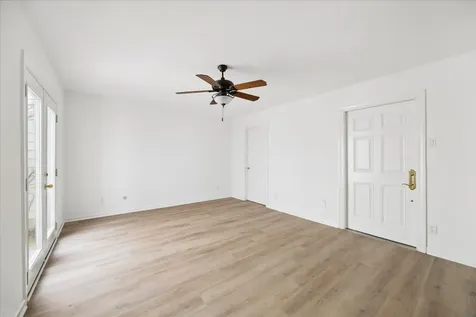 1829 Bering Drive 6 Houston TX 77057
