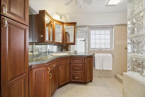 1829 Bering Drive 6 Houston TX 77057