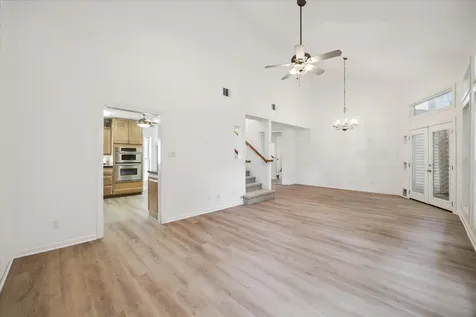 1829 Bering Drive 6 Houston TX 77057
