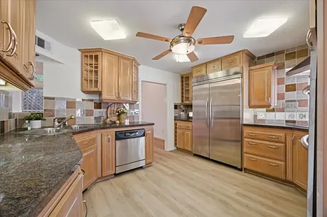 1829 Bering Drive 6 Houston TX 77057
