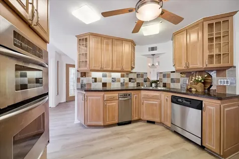 1829 Bering Drive 6 Houston TX 77057
