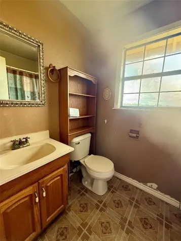 755 County Road 407 Markham TX 77456