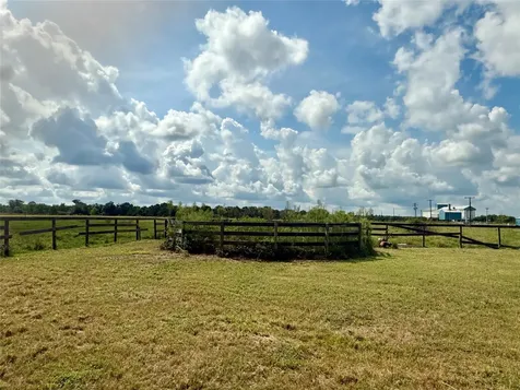 755 County Road 407 Markham TX 77456