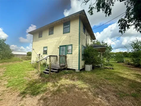 755 County Road 407 Markham TX 77456