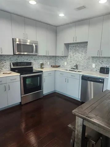 5925 Almeda Road 11513 Houston TX 77004