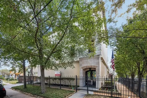 1919 Lubbock Street Houston TX 77007