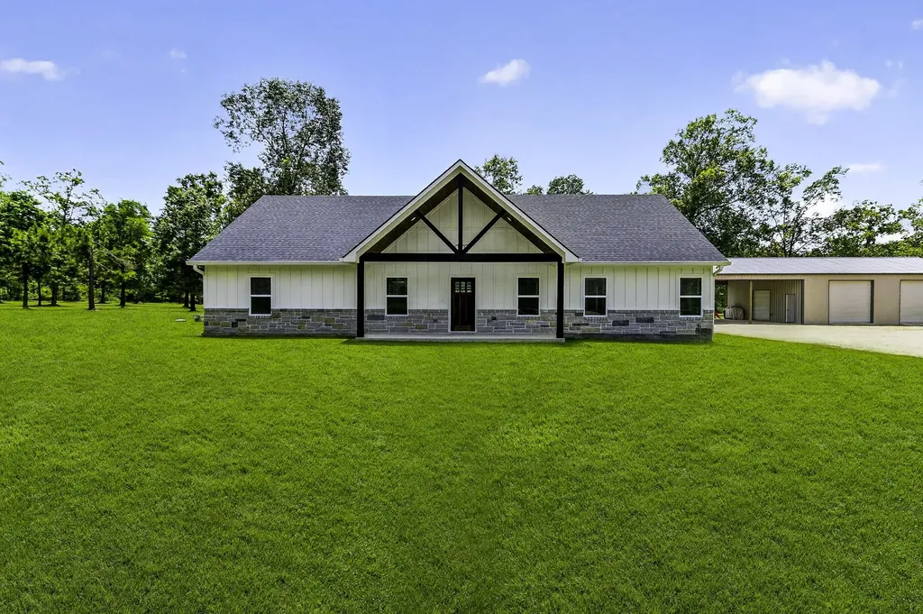 950 Brushy Creek Drive Onalaska TX 77360
