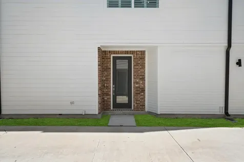 5827 Dolores Street Houston TX 77057