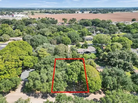 1215 Briar Lane Wharton TX 77488
