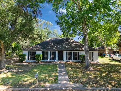 1215 Briar Lane Wharton TX 77488