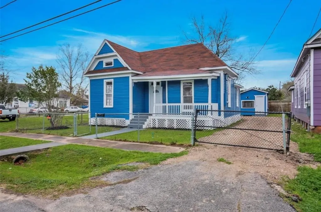2205 Sumpter Street Houston TX 77026