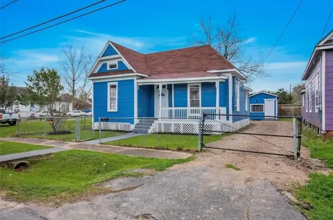 2205 Sumpter Street Houston TX 77026