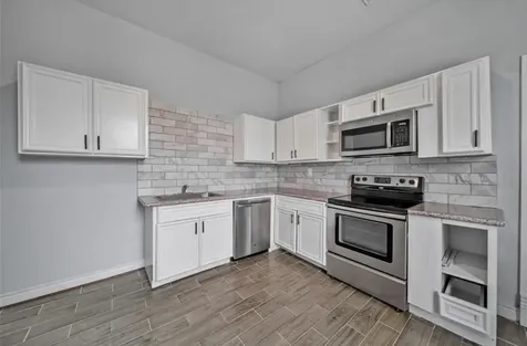 2205 Sumpter Street Houston TX 77026