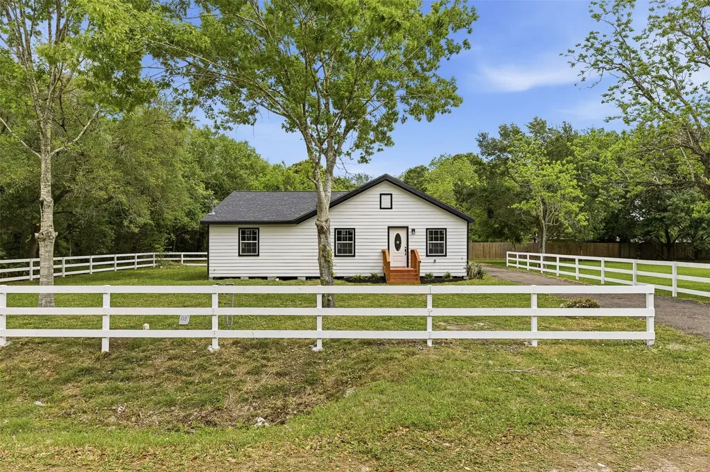 8414 Schiro Road Hitchcock TX 77563