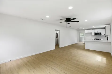 8414 Schiro Road Hitchcock TX 77563