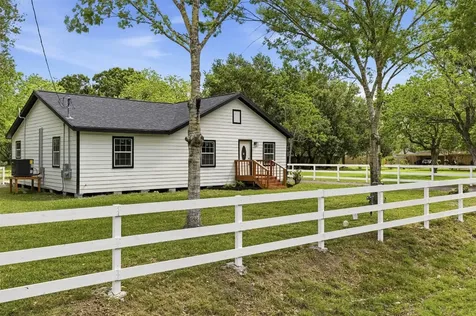 8414 Schiro Road Hitchcock TX 77563
