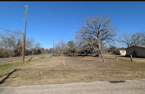 113 S Santa Fe Road Somerville TX 77879