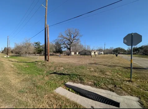 113 S Santa Fe Road Somerville TX 77879