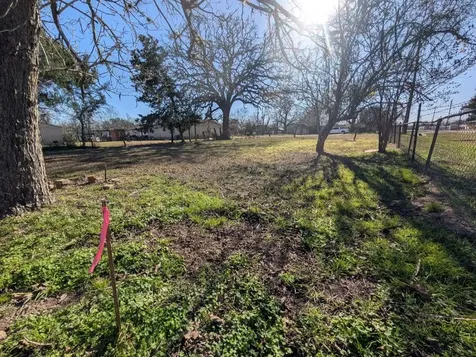 113 S Santa Fe Road Somerville TX 77879