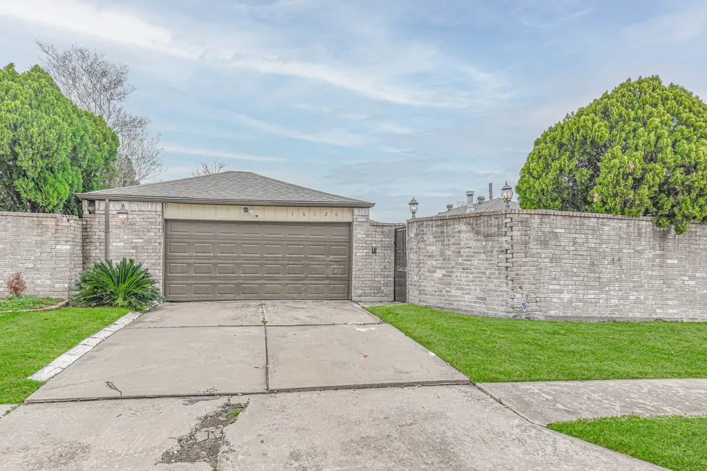 16126 New Field Drive Houston TX 77082