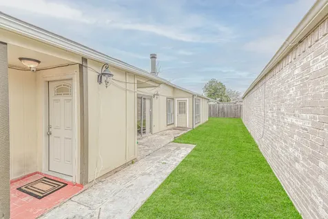 16126 New Field Drive Houston TX 77082