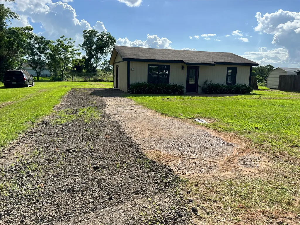 157 Clute Road Leona TX 75850