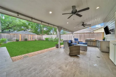 1034 Thornton Road Houston TX 77018