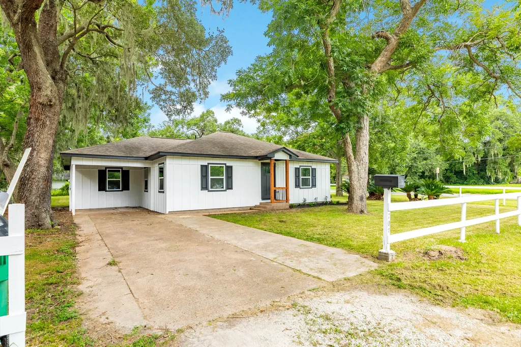 207 Stockman Street Sweeny TX 77480
