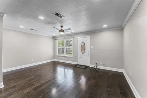 5231 Lyndhurst Drive Houston TX 77033