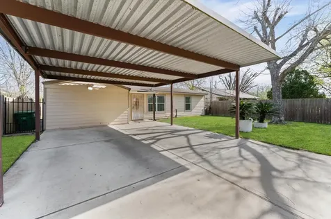 5231 Lyndhurst Drive Houston TX 77033