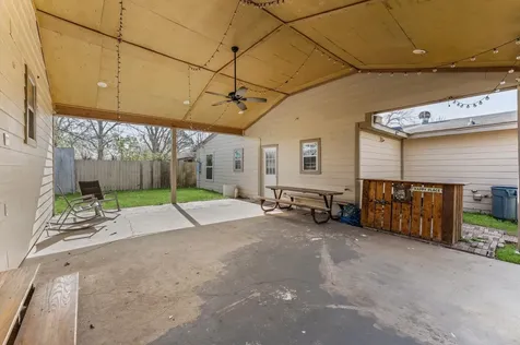 5231 Lyndhurst Drive Houston TX 77033