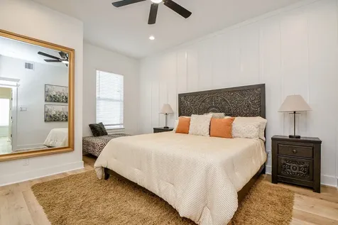 5611 Val Verde Street C Houston TX 77057
