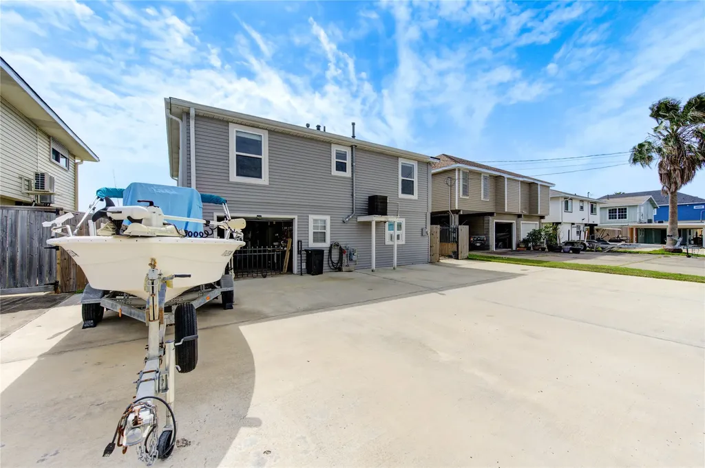 138 Tarpon Street Bayou Vista TX 77563