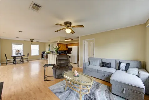 138 Tarpon Street Bayou Vista TX 77563
