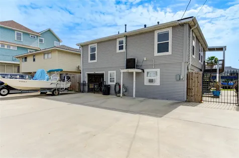 138 Tarpon Street Bayou Vista TX 77563