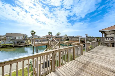 138 Tarpon Street Bayou Vista TX 77563