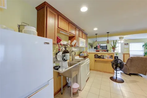 138 Tarpon Street Bayou Vista TX 77563