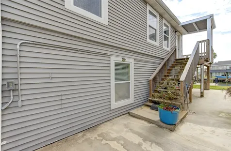 138 Tarpon Street Bayou Vista TX 77563