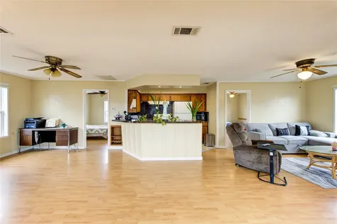 138 Tarpon Street Bayou Vista TX 77563