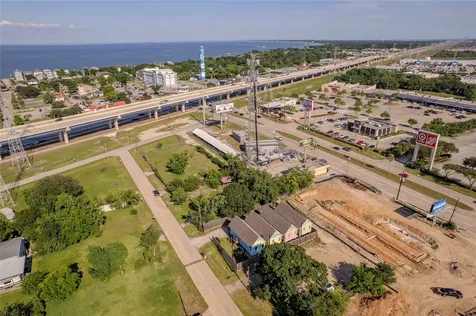 50 W 8th Street A-d Kemah TX 77565