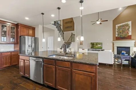 10 Waterfall Way The Woodlands TX 77375