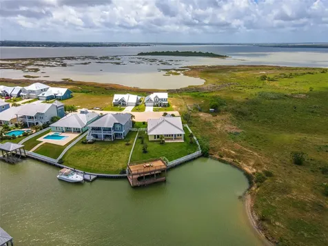 5321 Allen Cay Drives Texas City TX 77590