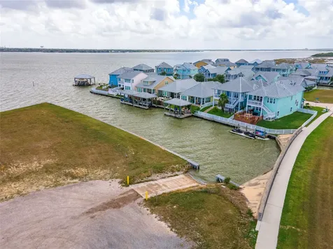 5321 Allen Cay Drives Texas City TX 77590