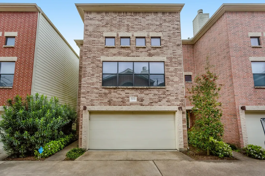2705 Rutland Street B Houston TX 77008